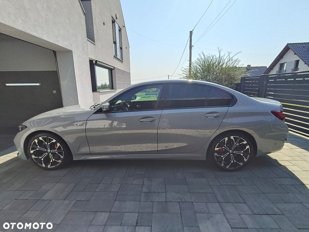 BMW Seria 3 330i xDrive M Sport - 11