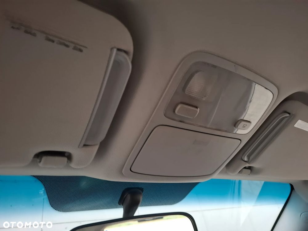 Hyundai Tucson 2.0 Comfort 2WD - 25