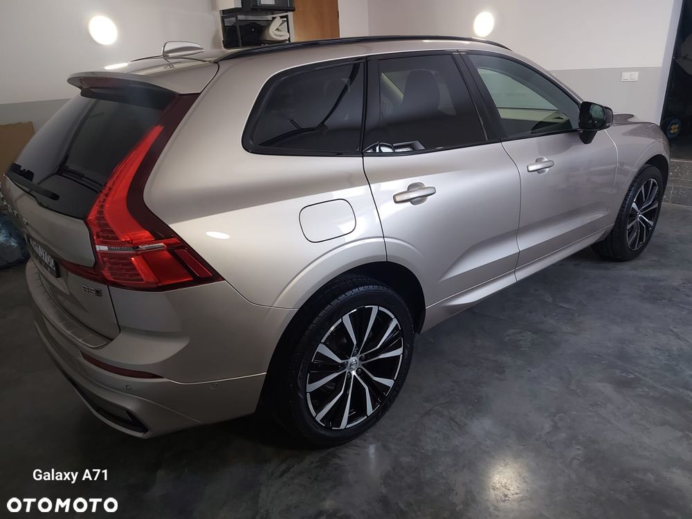 Volvo XC 60 B5 B AWD Plus Dark - 21
