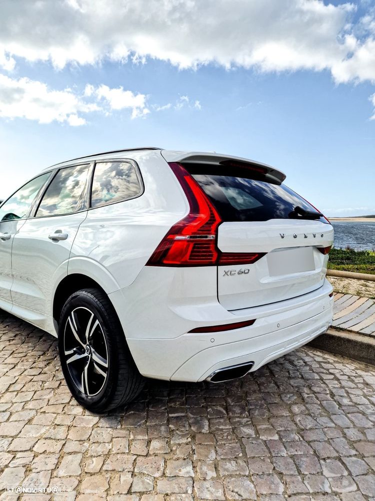 Volvo XC 60 2.0 T6 PHEV R-Design AWD — fotografia 4
