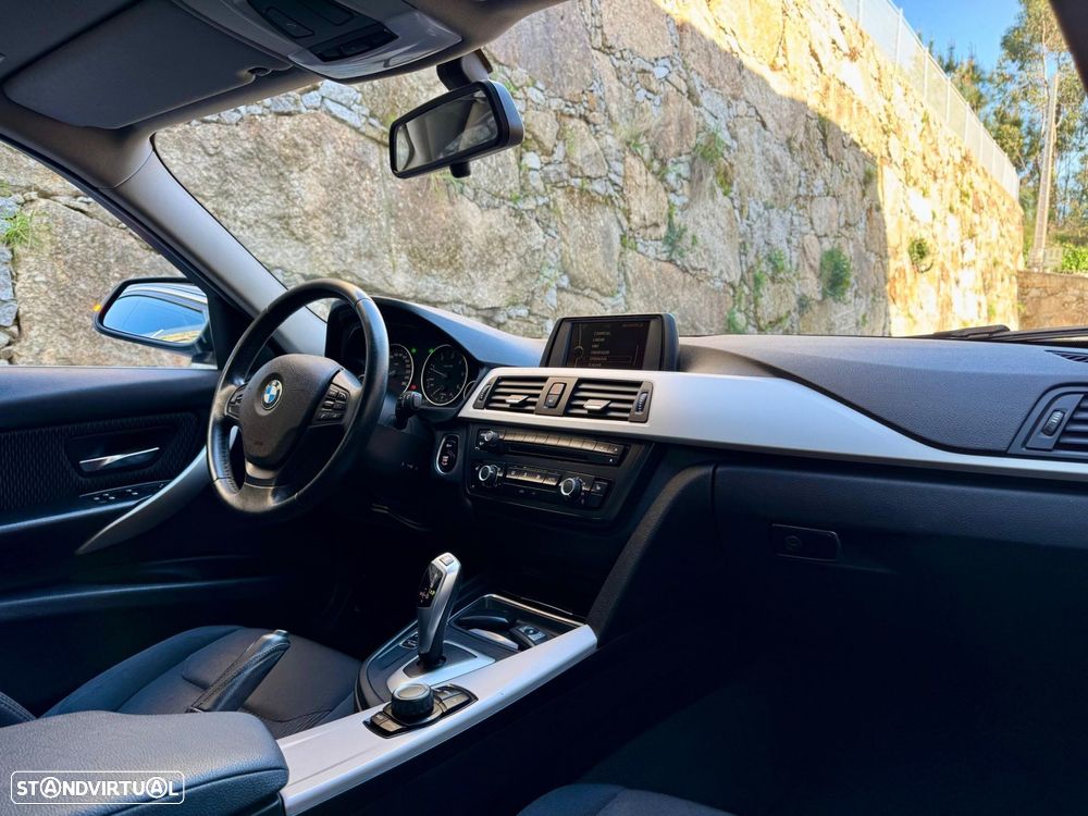 BMW 318 d Touring Auto - 26
