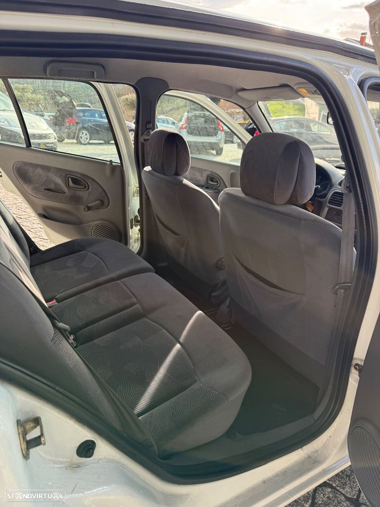 Renault Clio 1.2 RXE - 7