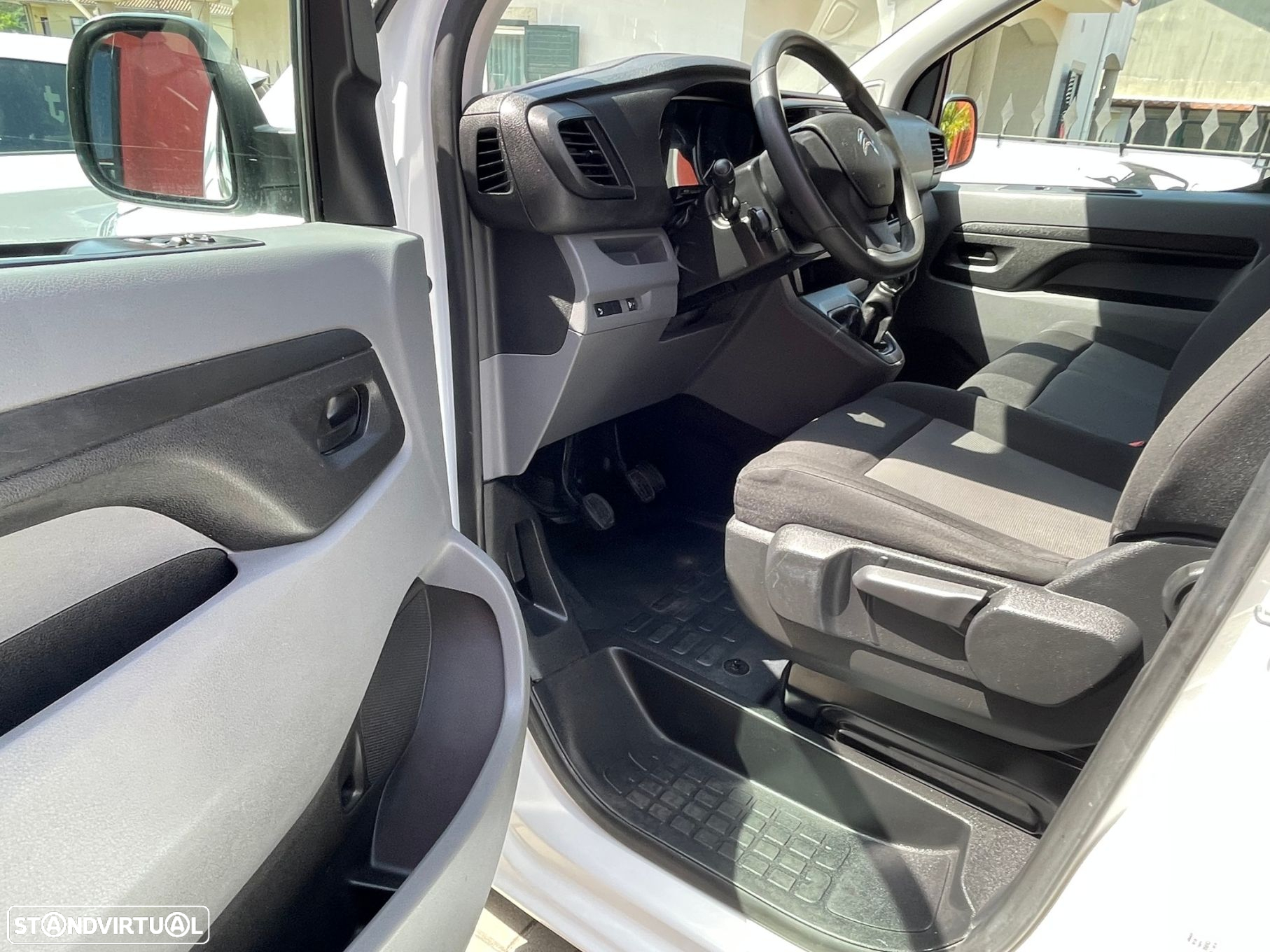 Citroën Jumpy 1.6 BlueHDi M - 28
