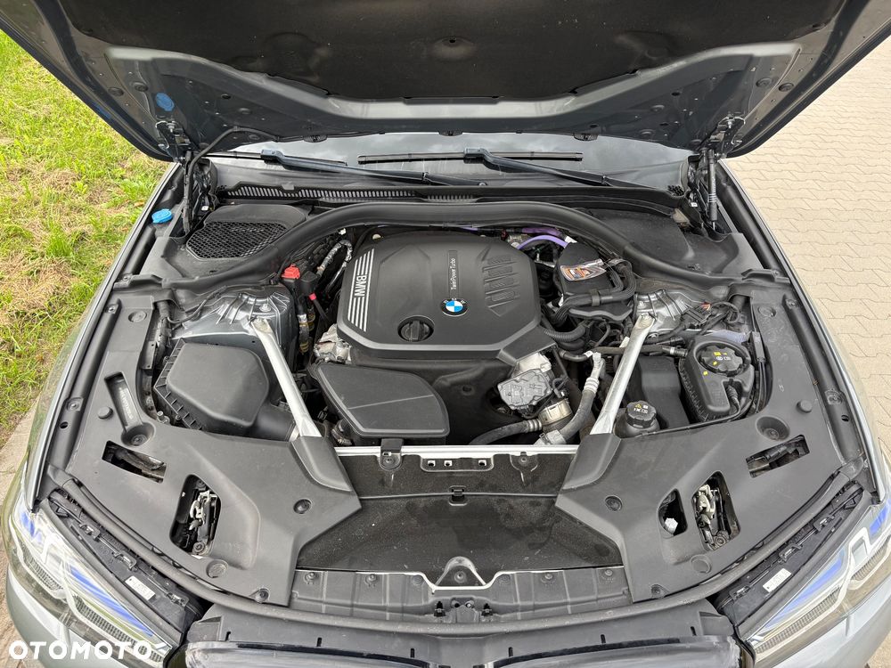 BMW Seria 5 520d xDrive - 39