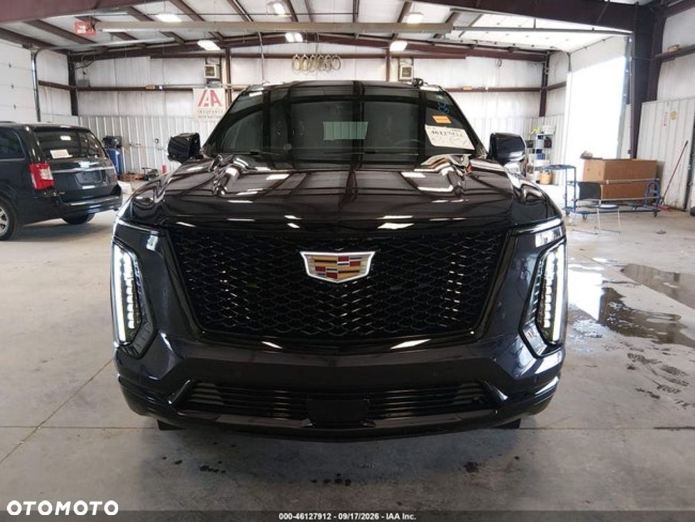 Cadillac Escalade - 8