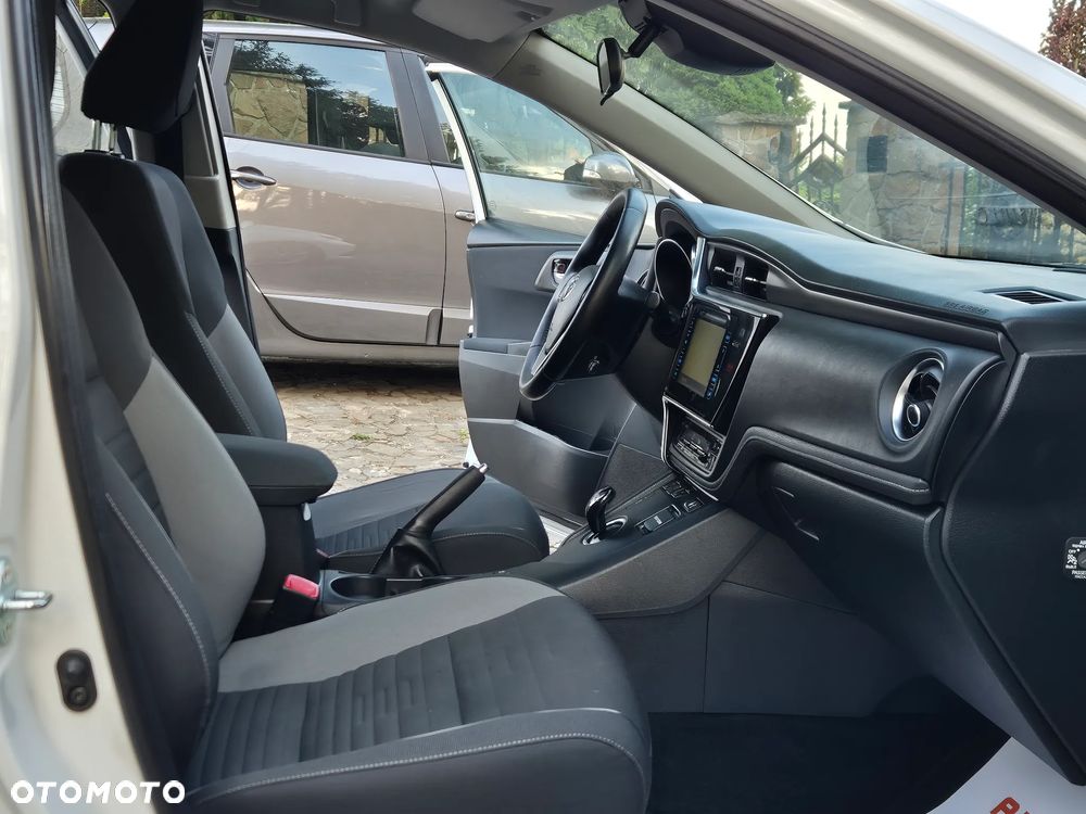 Toyota Auris - 23