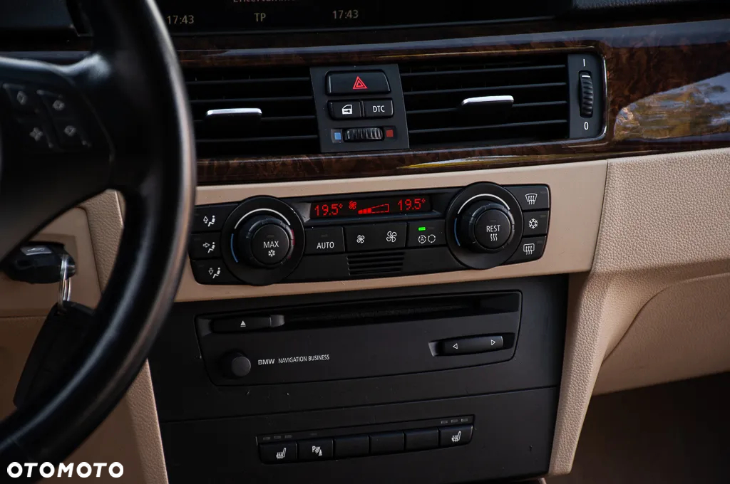 BMW Seria 3 325i - 34