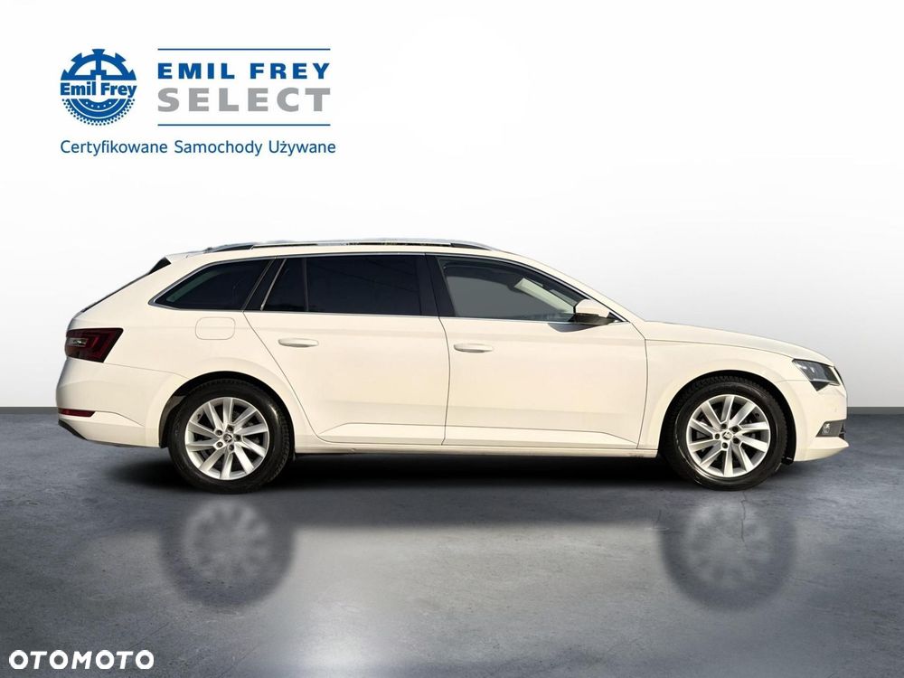 Skoda Superb 2.0 TDI DSG Sportline - 7