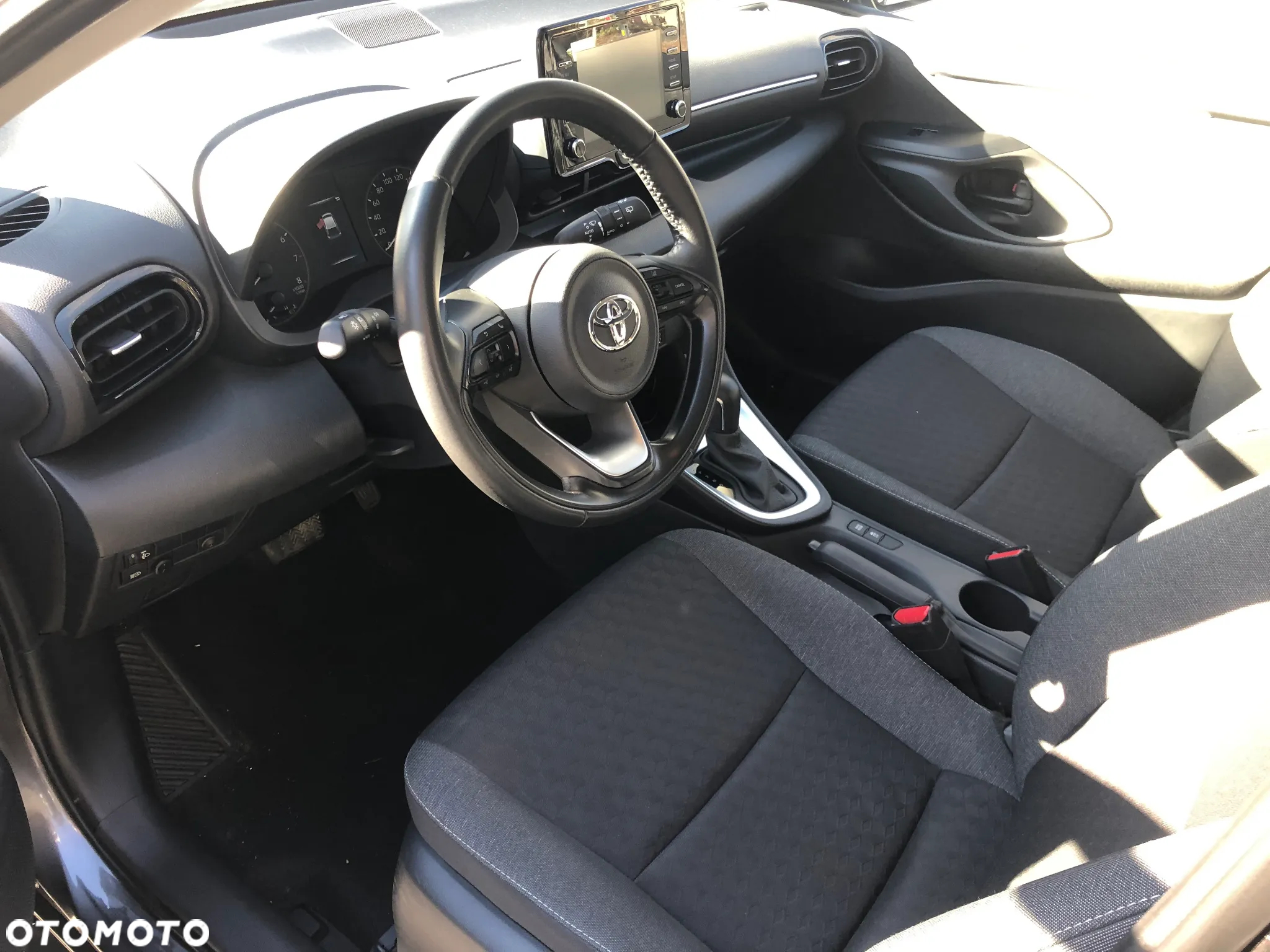 Toyota Yaris 1.5 Comfort CVT - 27
