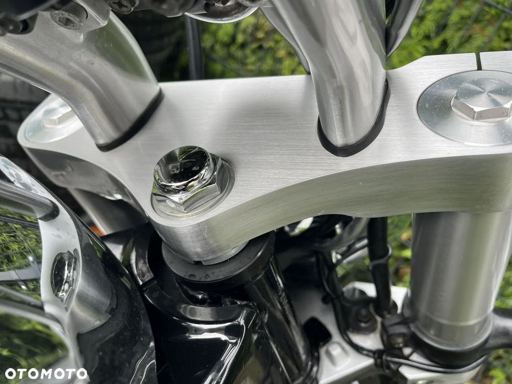 Suzuki Intruder - 5