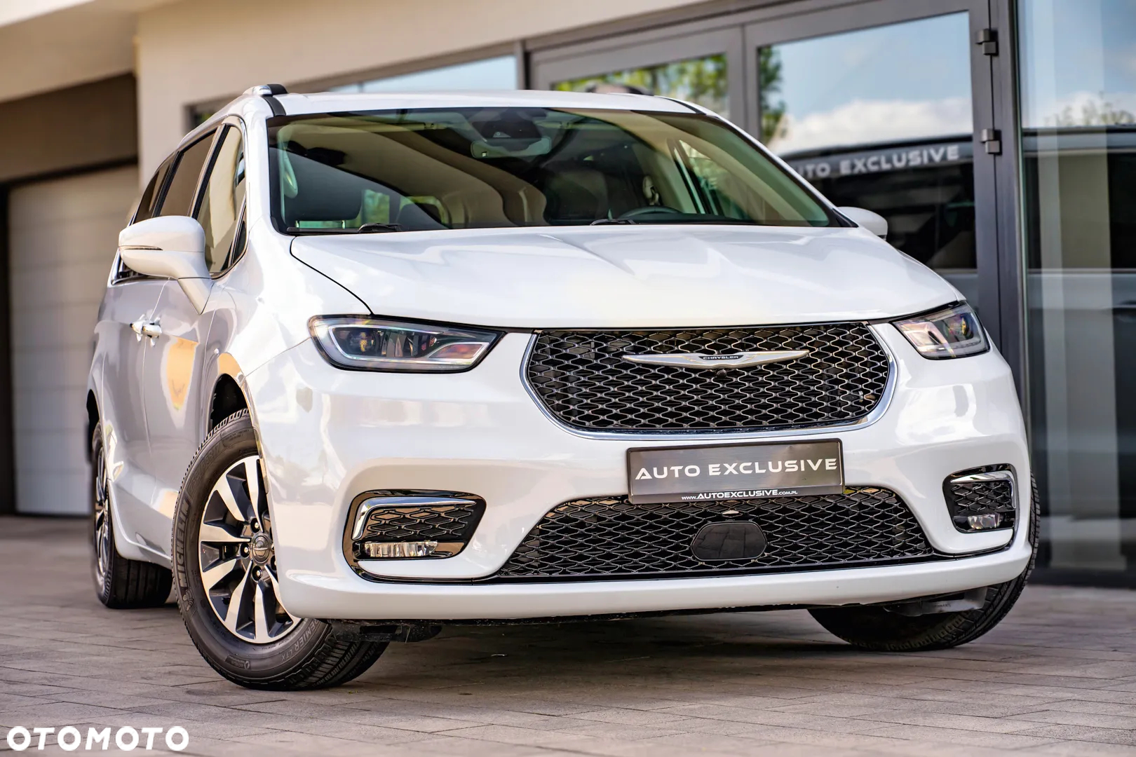 Chrysler Pacifica - 4