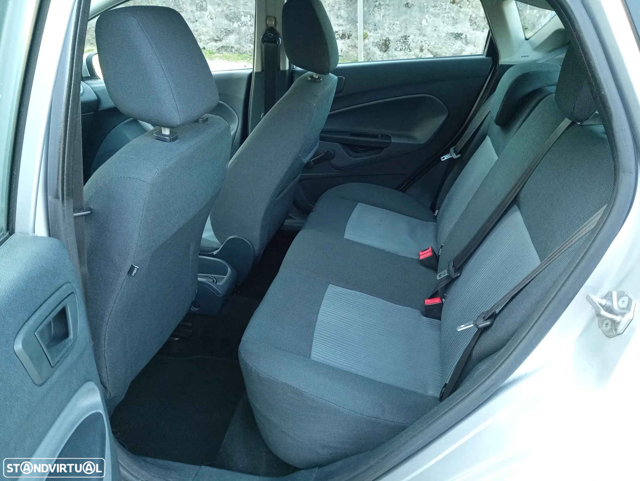 Ford Fiesta 1.25 Techno - 13