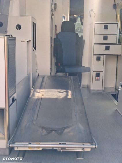 Mercedes-Benz Sprinter specjalny sanitarny (karetka) - 6