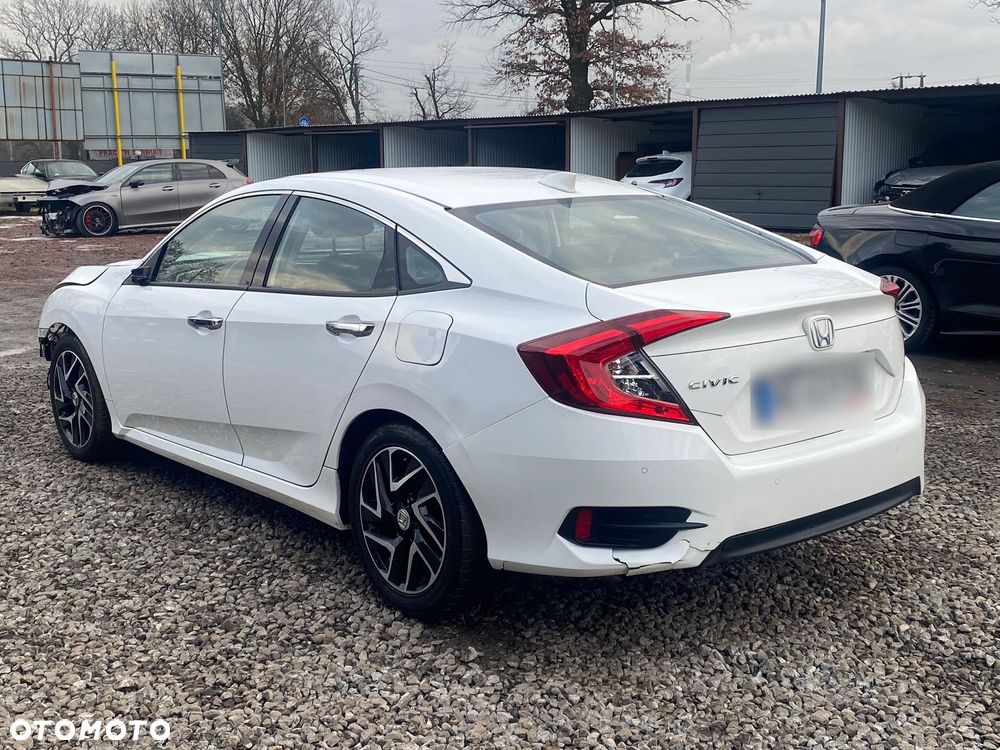 Honda Civic 1.5 T Elegance CVT - 11