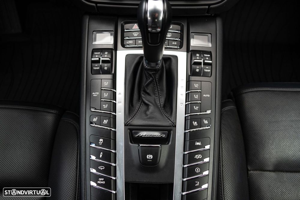 Porsche Macan Turbo - 27