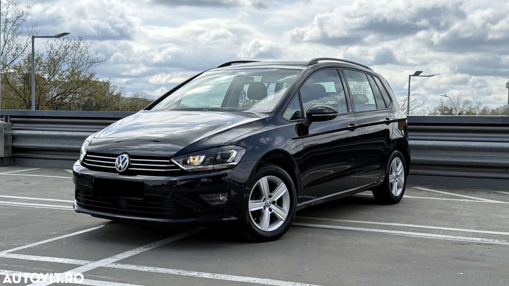 Volkswagen Golf Sportsvan 1.4 TSI (BlueMotion Technology) Comfortline - 1