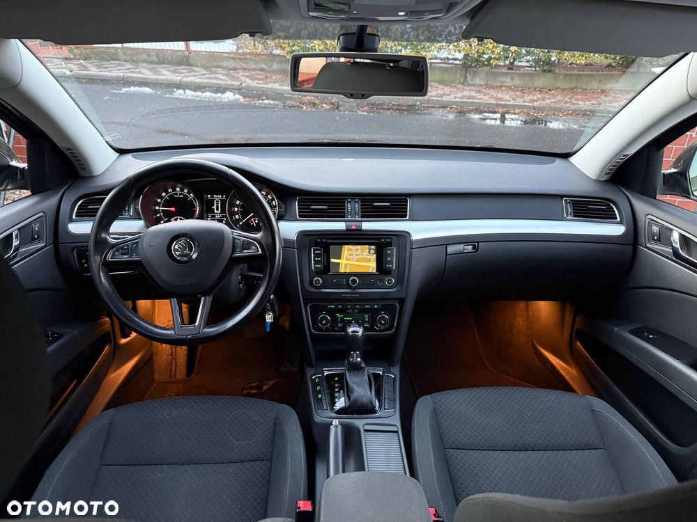 Skoda Superb 2.0 TDI Business DSG - 12