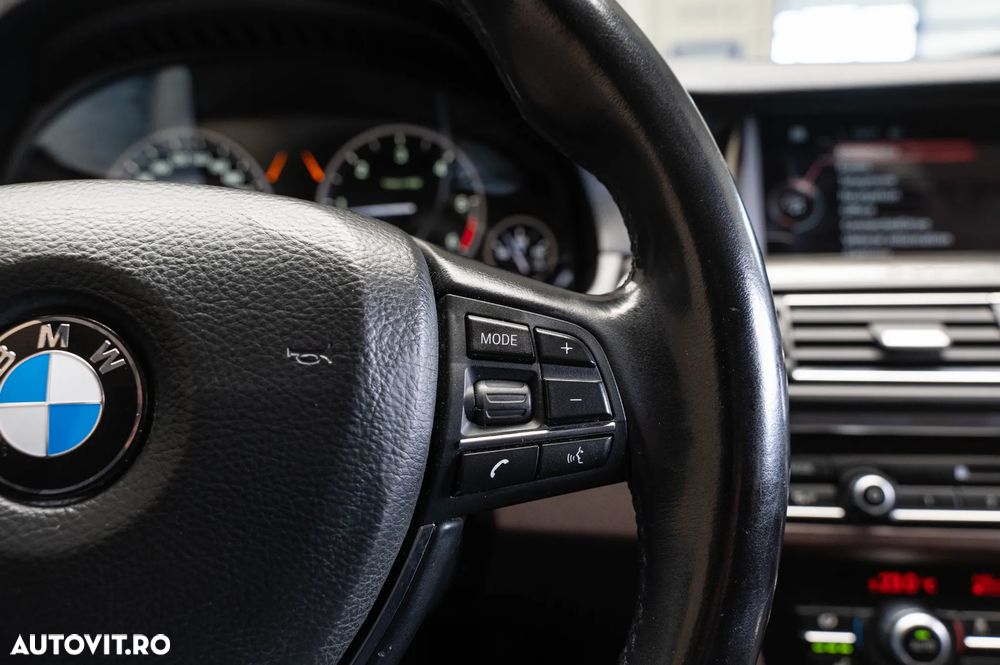 BMW Seria 5 525d xDrive Aut. Luxury Line - 19