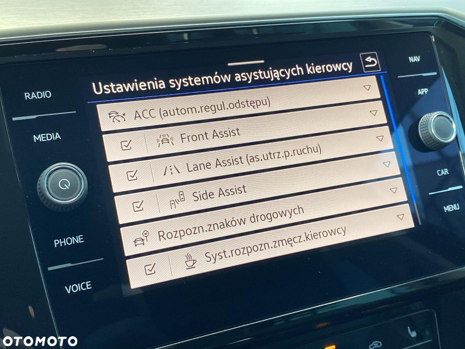 Volkswagen Passat 2.0 TDI 4Mot Elegance DSG - 29