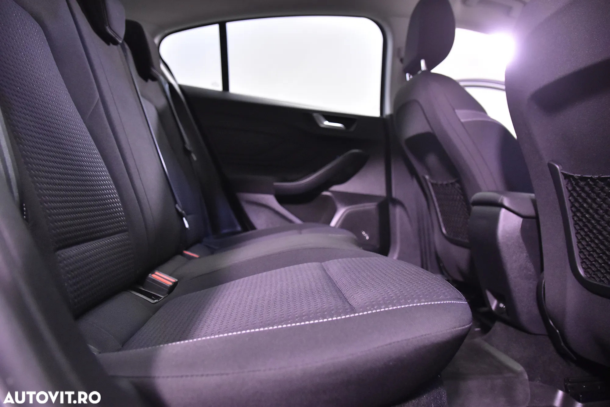 Ford Focus - 12