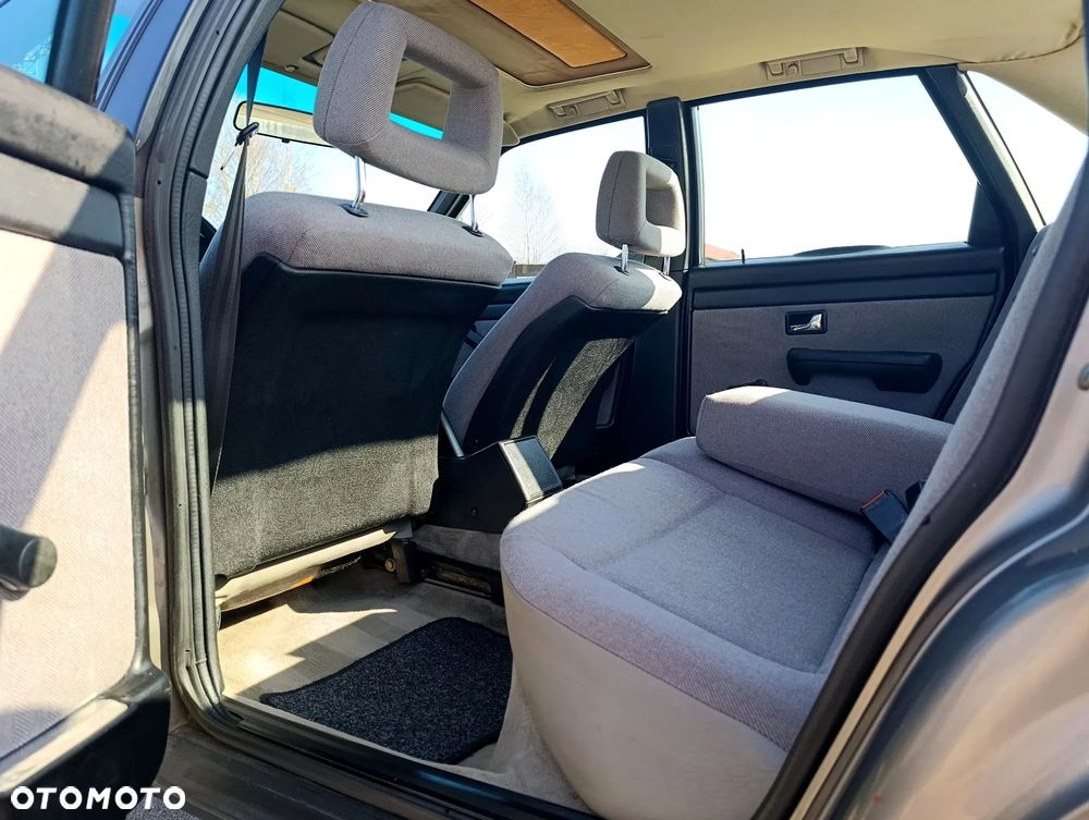 Audi 100 2.0 E - 26