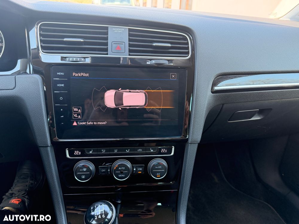 Volkswagen Golf - 25