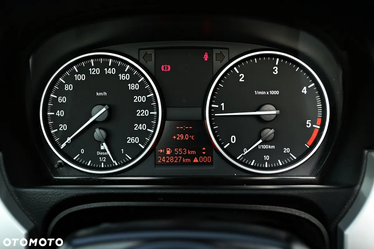 BMW Seria 3 320d - 32