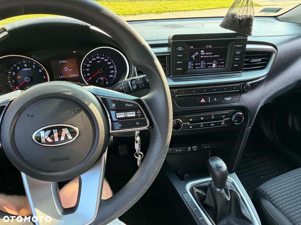 Kia Ceed 1.4 L - 8