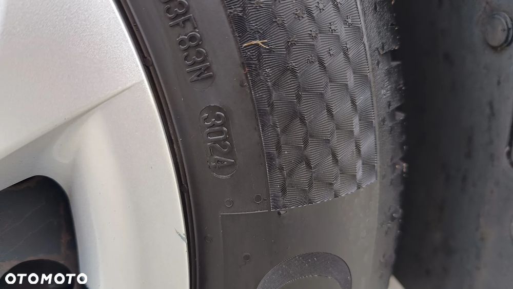 Hyundai i40 Kombi 1.6 Trend - 31