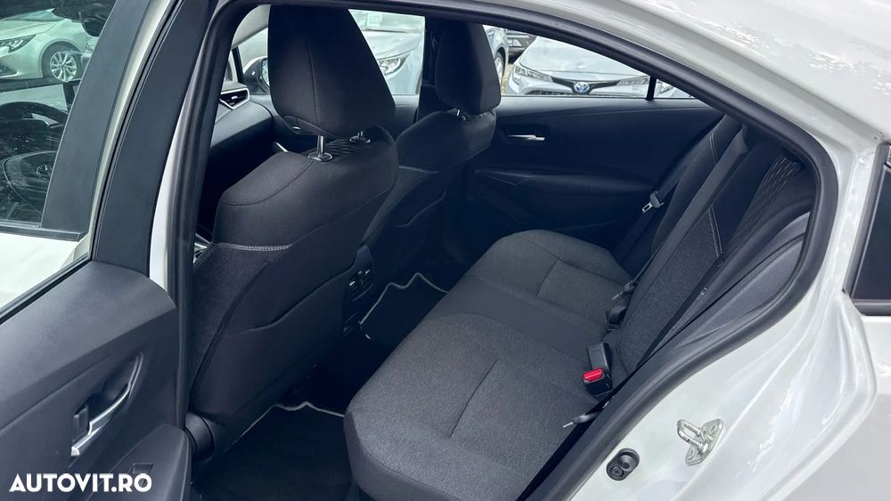 Toyota Corolla 1.8 HSD Business - 25