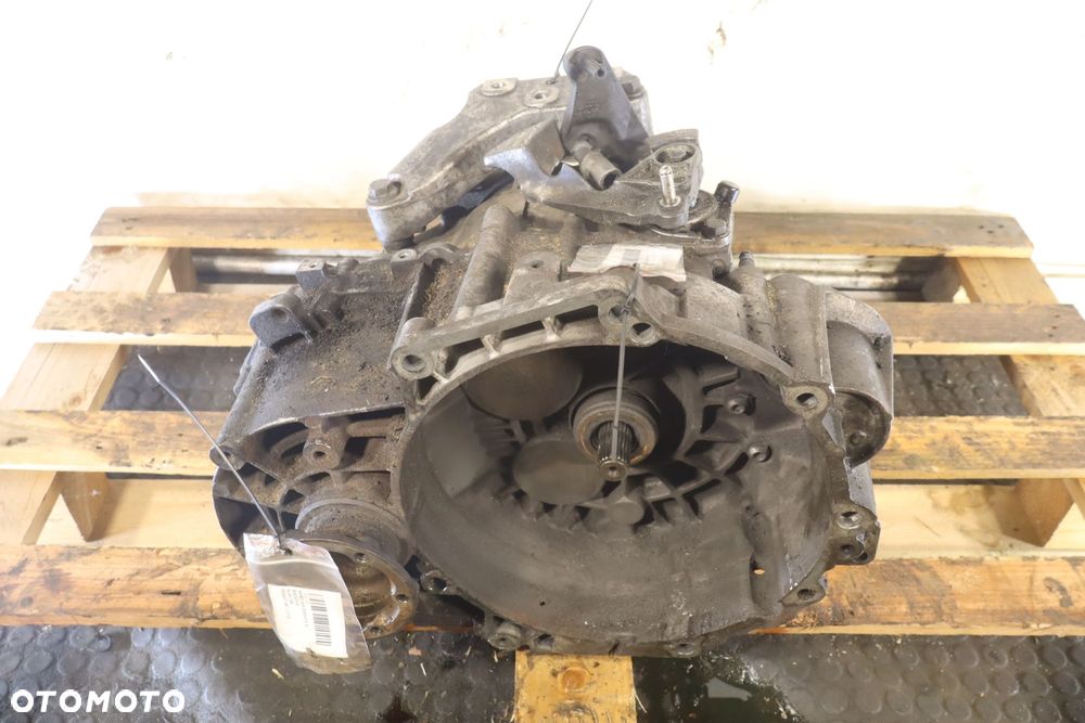 SKRZYNIA BIEGÓW 6 BIEGOWA VOLKSWAGEN PASSAT B6 2.0TDI HDV - 5