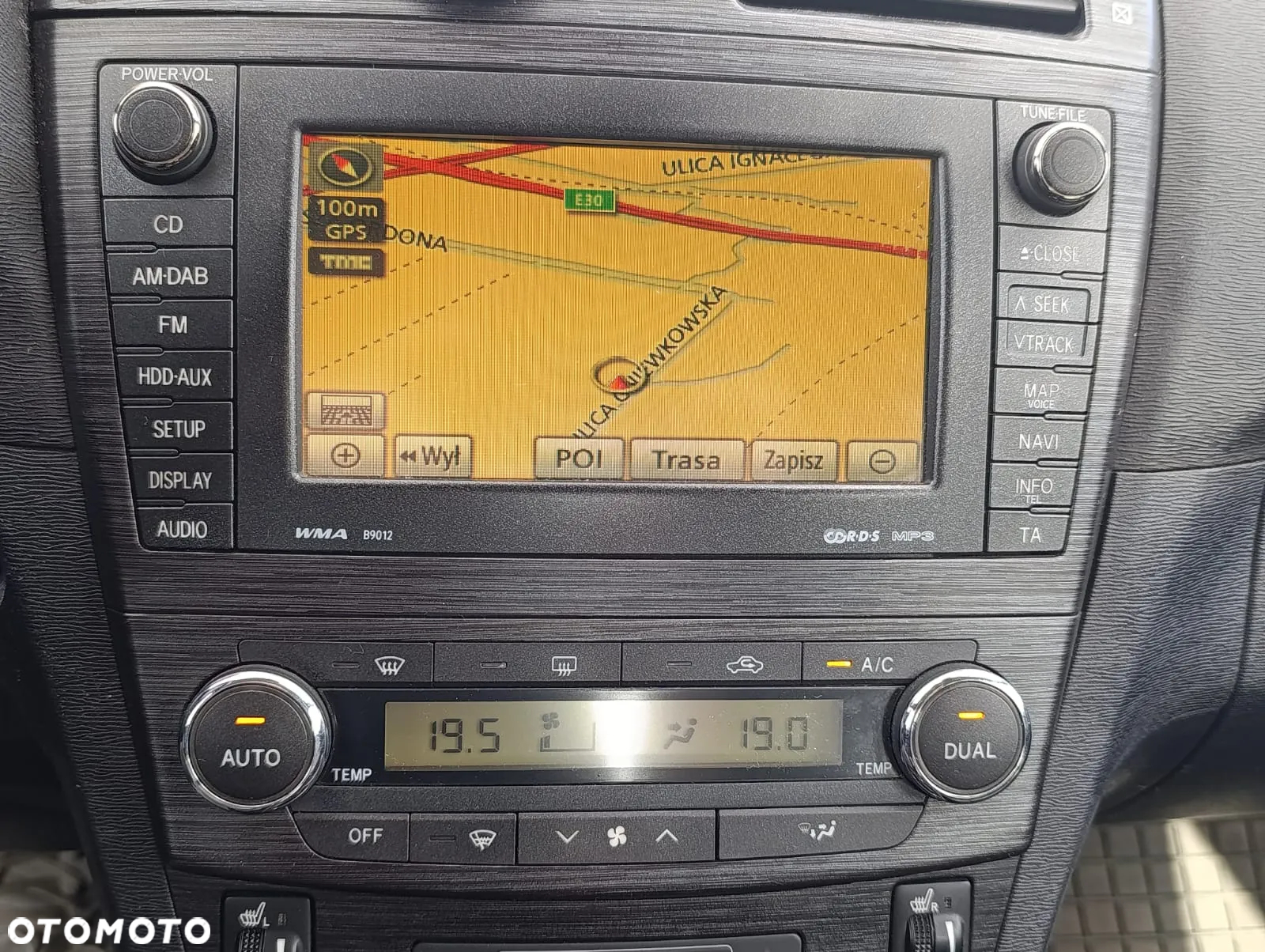 Toyota Avensis 2.0 Prestige NAVI - 31