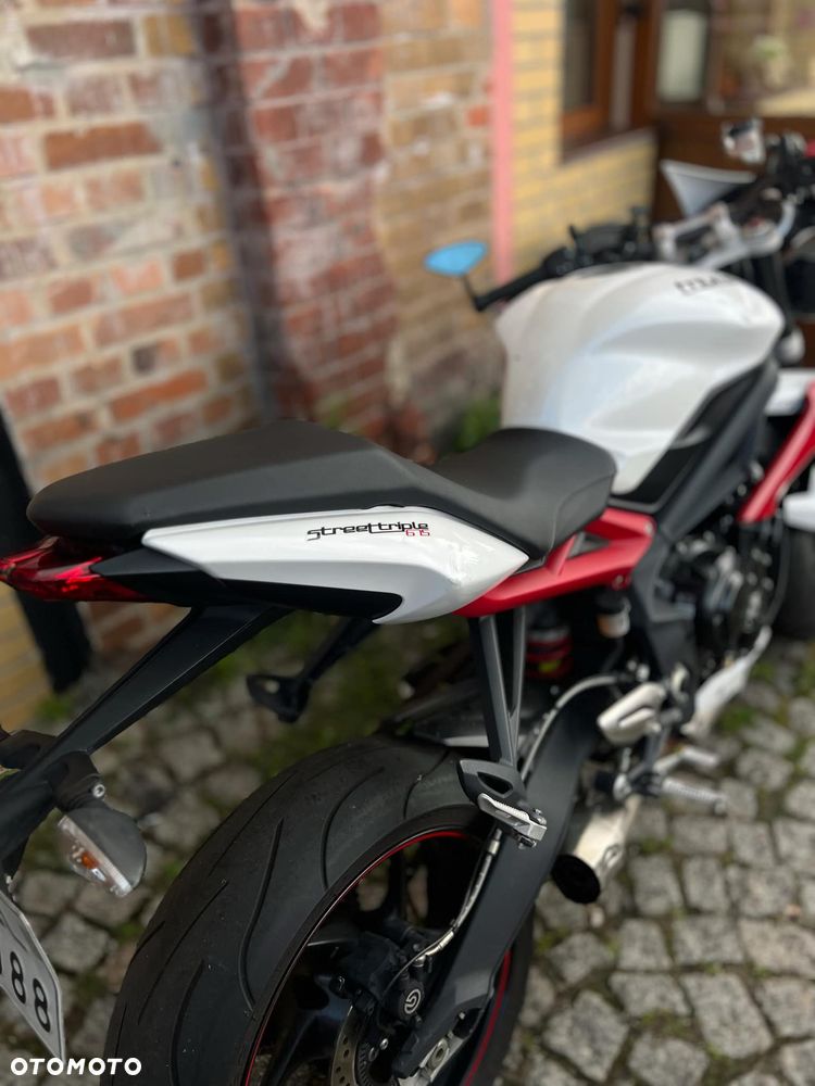 Triumph Street Triple - 3