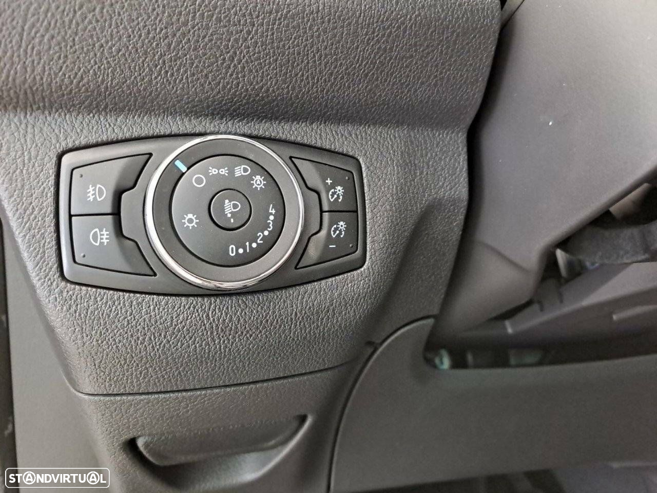 Ford Tourneo Courier 1.0 EcoBoost Titanium - 19