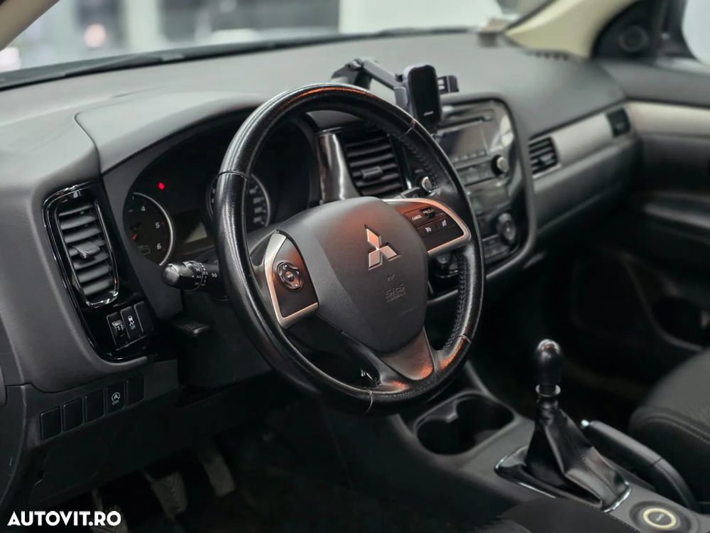 Mitsubishi Outlander - 5