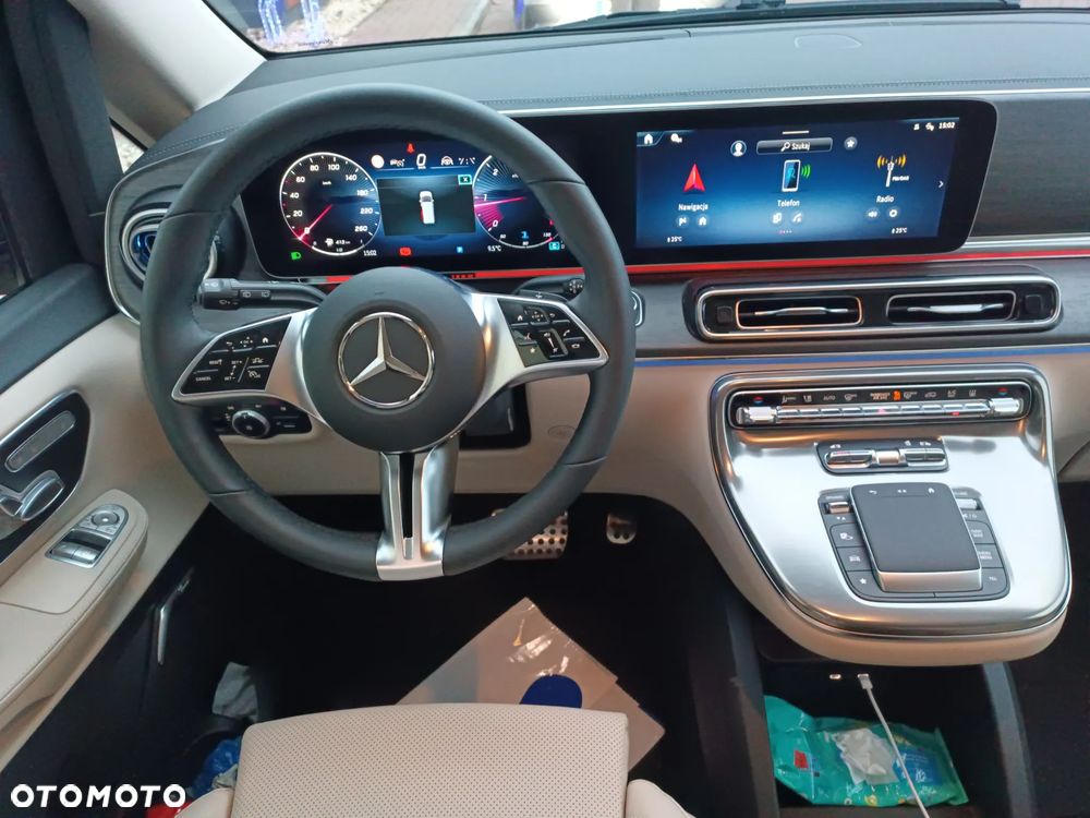 Mercedes-Benz Klasa V - 8