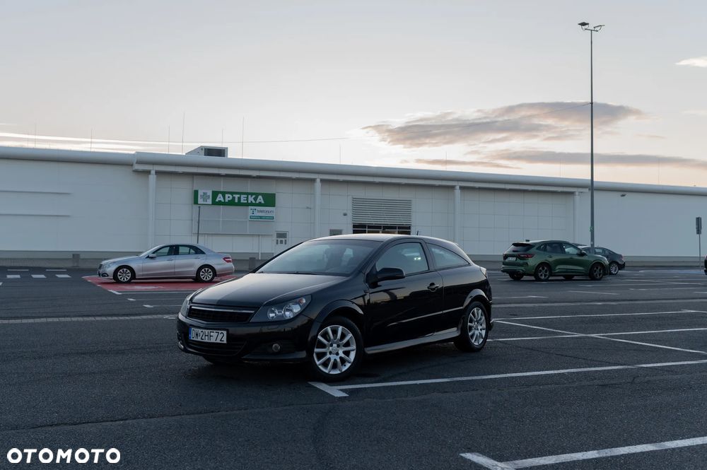Opel Astra III GTC 1.6 Enjoy - 2