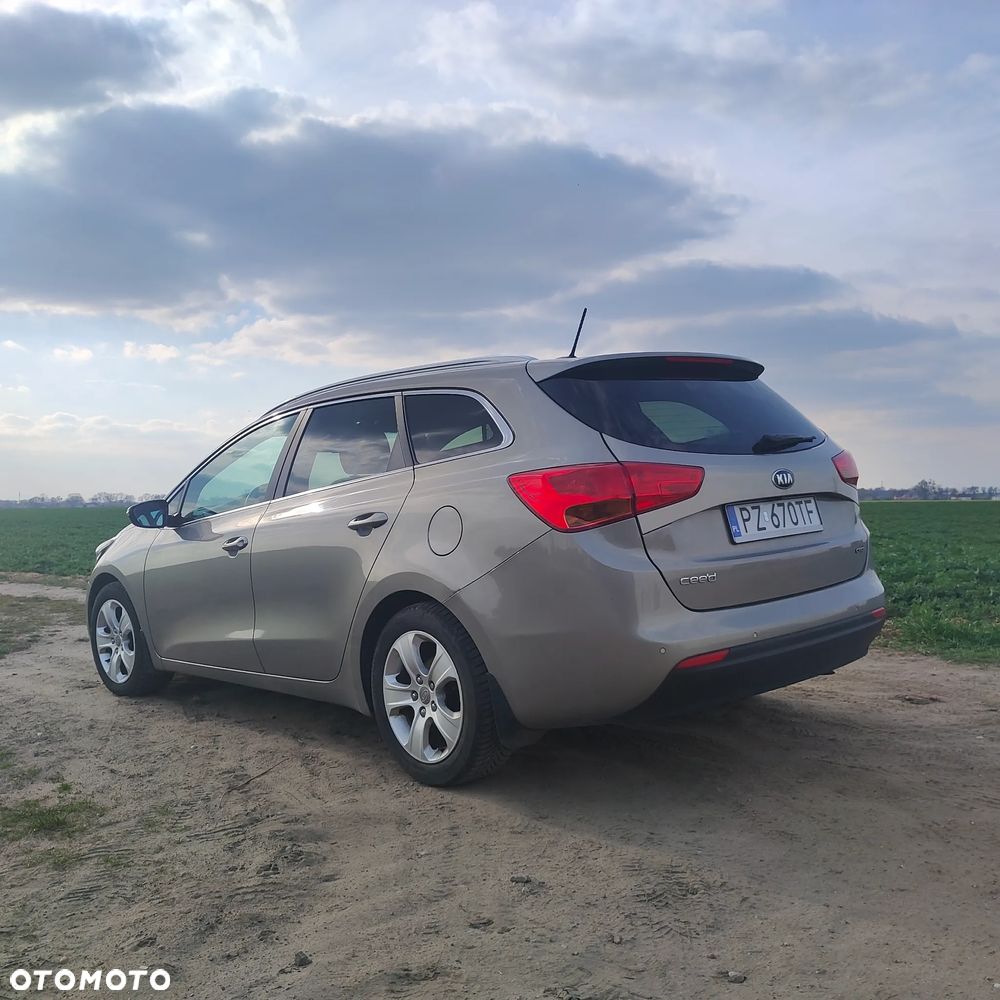 Kia Ceed 1.6 CRDi 128 ISG Platinum Edition - 9