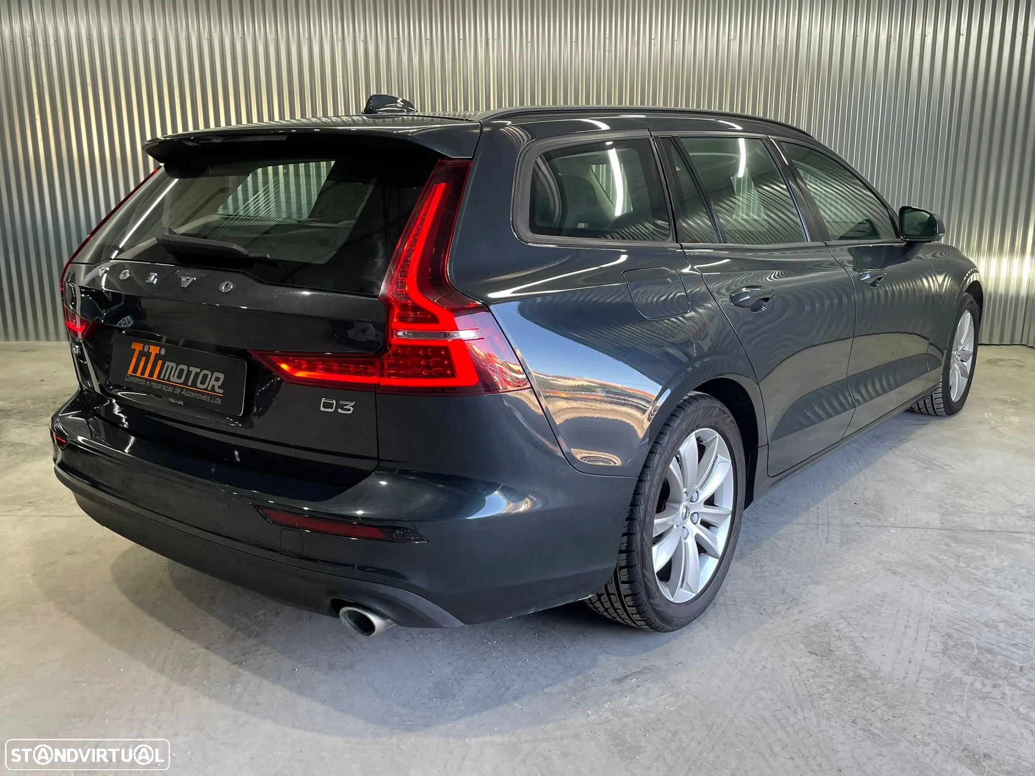 Volvo V60 2.0 D3 Momentum - 4