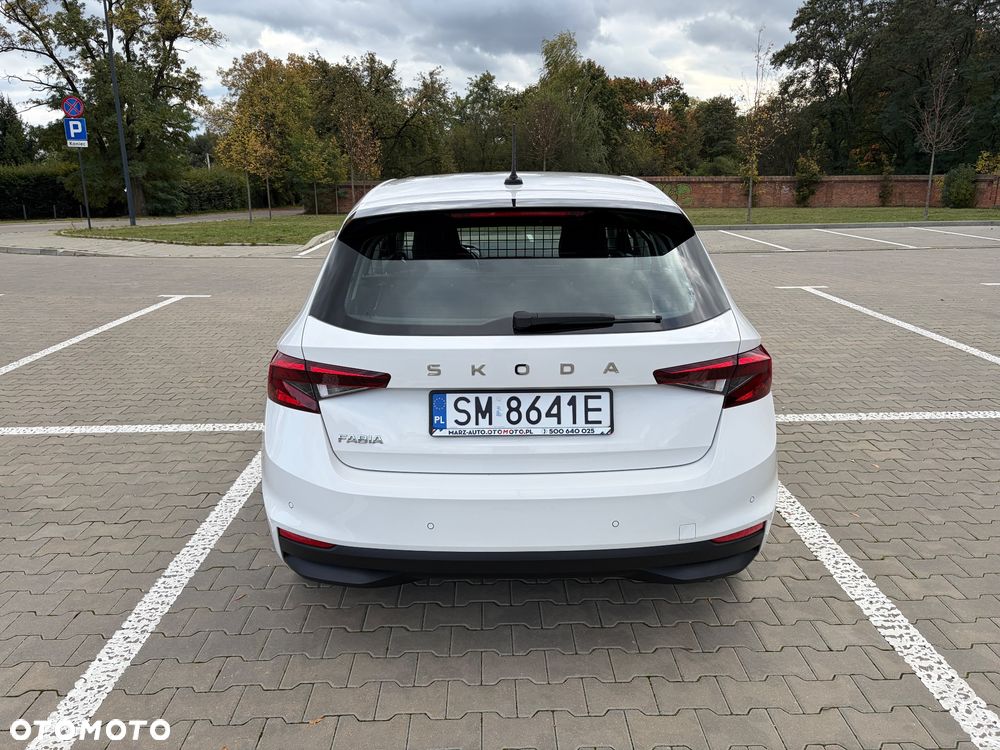 Skoda Fabia 1.0 Essence - 6