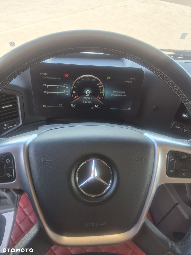 Mercedes-Benz ACTROS - 7