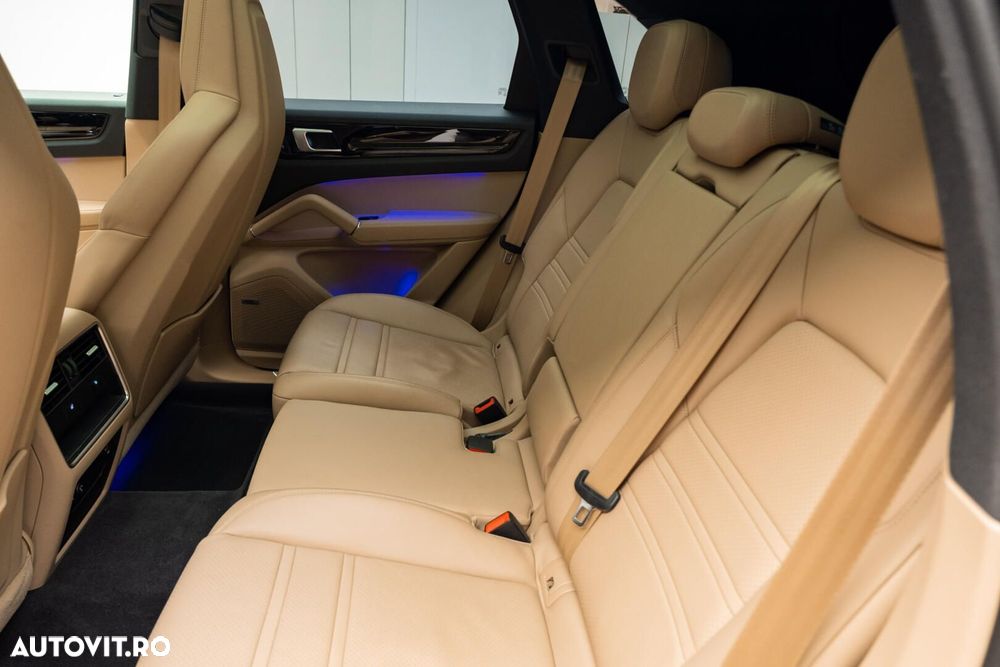 Porsche Cayenne - 13