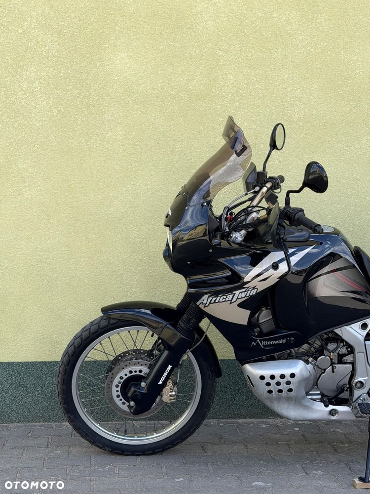 Honda XRV - 25