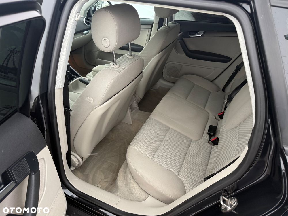 Audi A3 Sportback 1.6 TDI DPF S line Sportpaket - 16