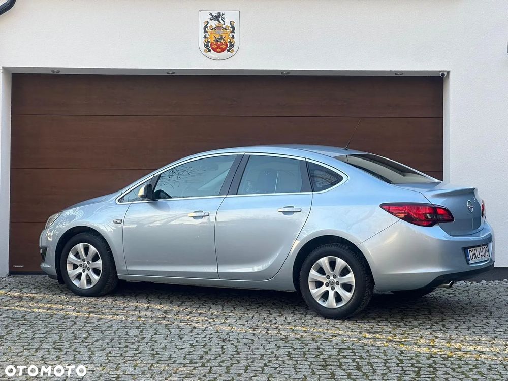 Opel Astra 1.4 T Active - 4