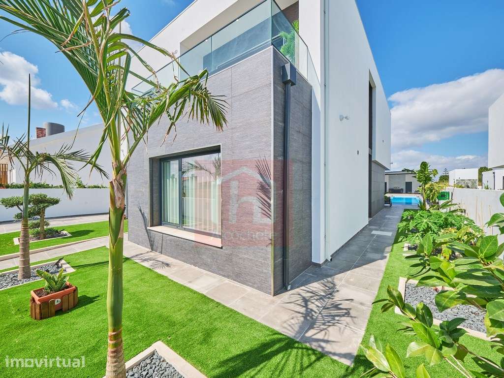 Moradia T5 de Luxo com Piscina Infinita Aquecida e Jacuzzi em Corte... - Grande imagem: 2/50