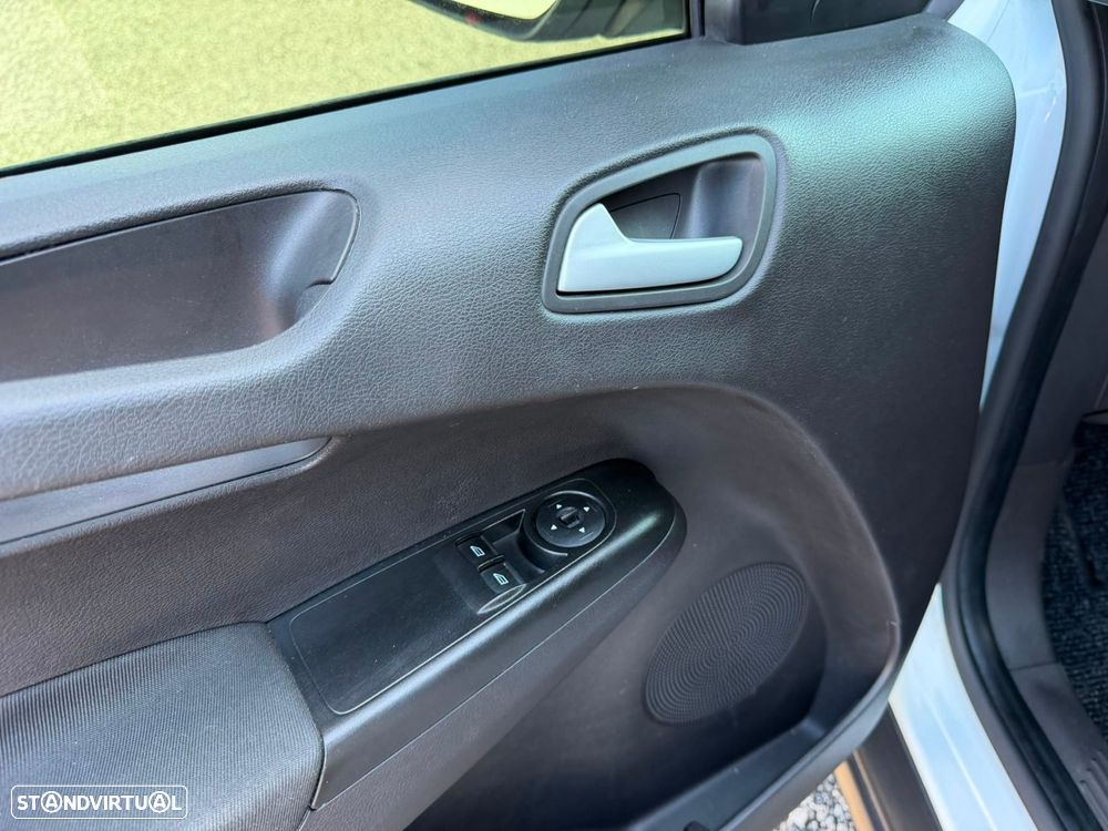 Ford Transit Courier 1.5 TDCi Ambiente - 21