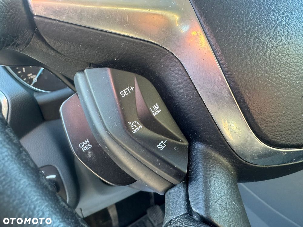Ford Grand C-MAX - 27