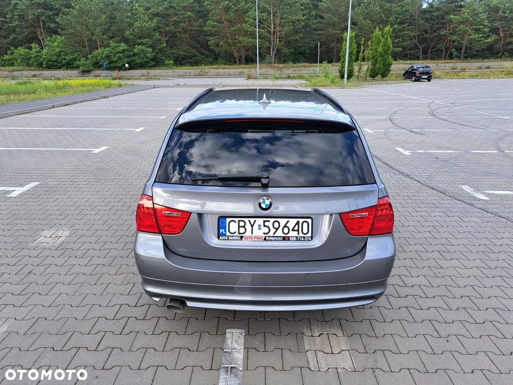 BMW Seria 3 318d DPF Touring Edition Exclusive - 7
