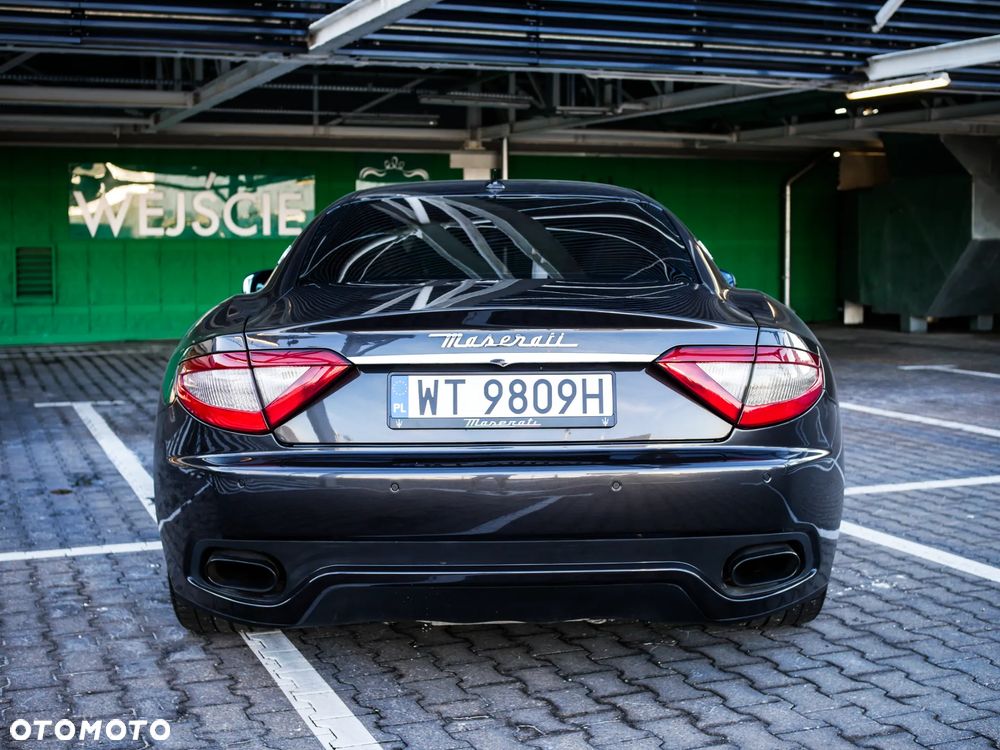 Maserati GranTurismo S Automat - 24